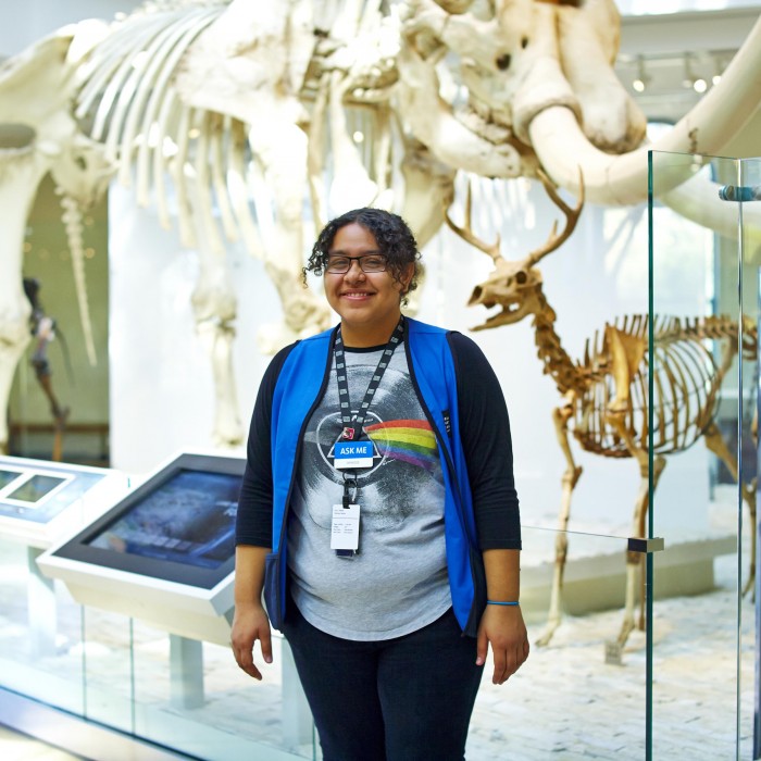 volunteer_NHM_girlindinohall