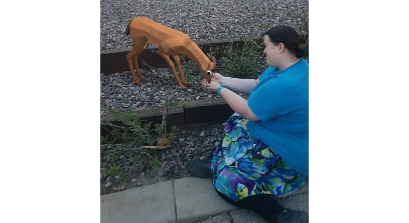 Preparator feeding a digital pronghorn Tar AR